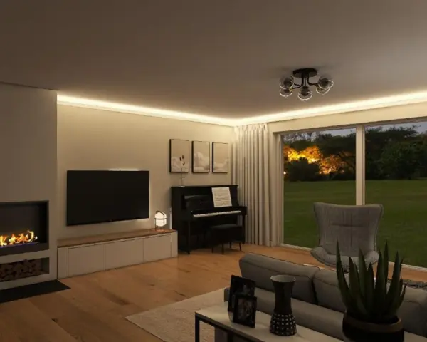 Gemütliches Wohnzimmer mit Kamin, Klavier und großem Fenster zum Garten. Ein perfekter Ort, um stilvoll einzurichten und zu entspannen.
